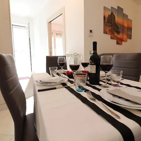 Holiday home House Holidays Francesca To 3 Places *