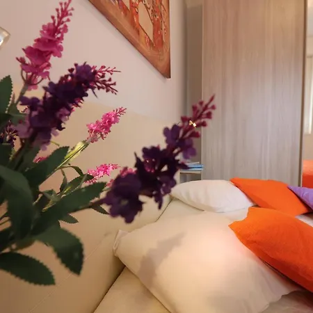 House Holidays Francesca To 3 Places Holiday home *